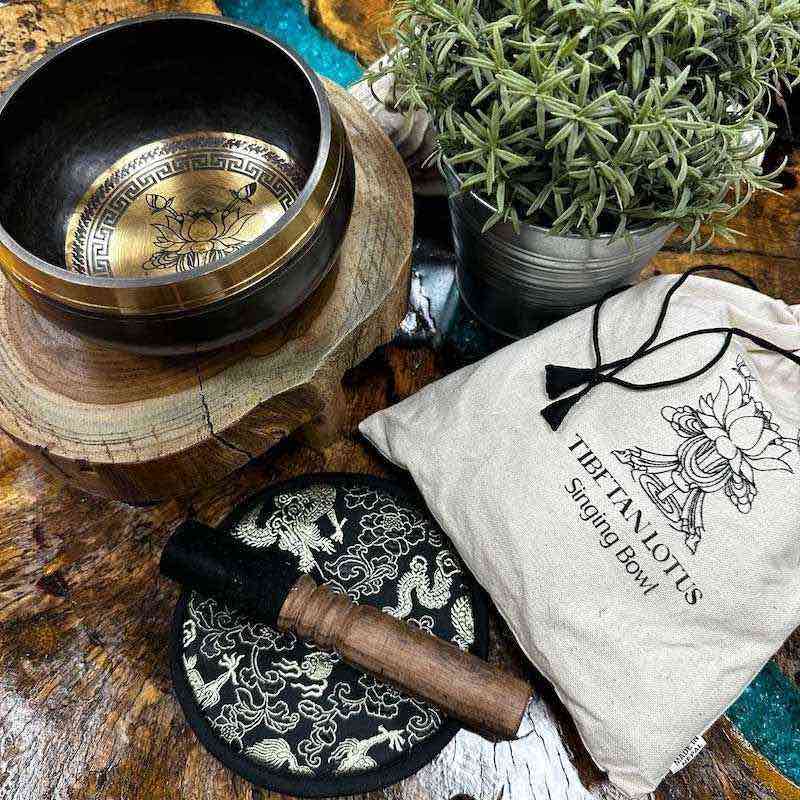 Bol chant  Laiton traditionnel avec gravure de Fleur de Lotus