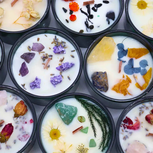Bougie en cire de soja, parfumées aux huiles essentielles, avec des fleurs séchées et cristaux de pierre